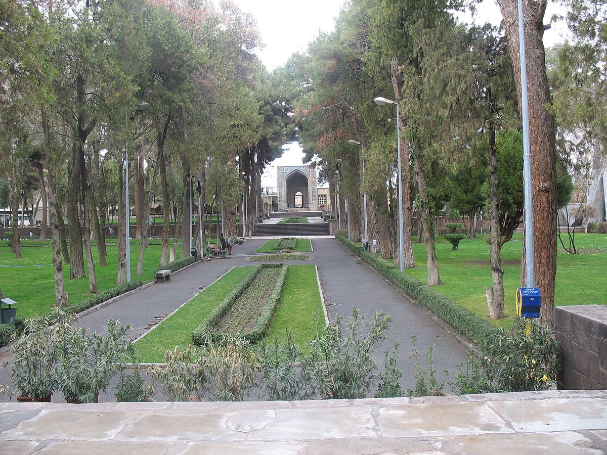 L’entrée du jardin d’Omar Khayyam à Nichapour, en Iran